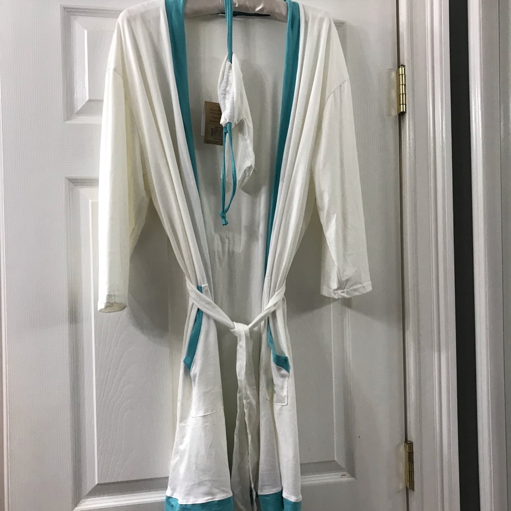 NWT Rode white And turquoise